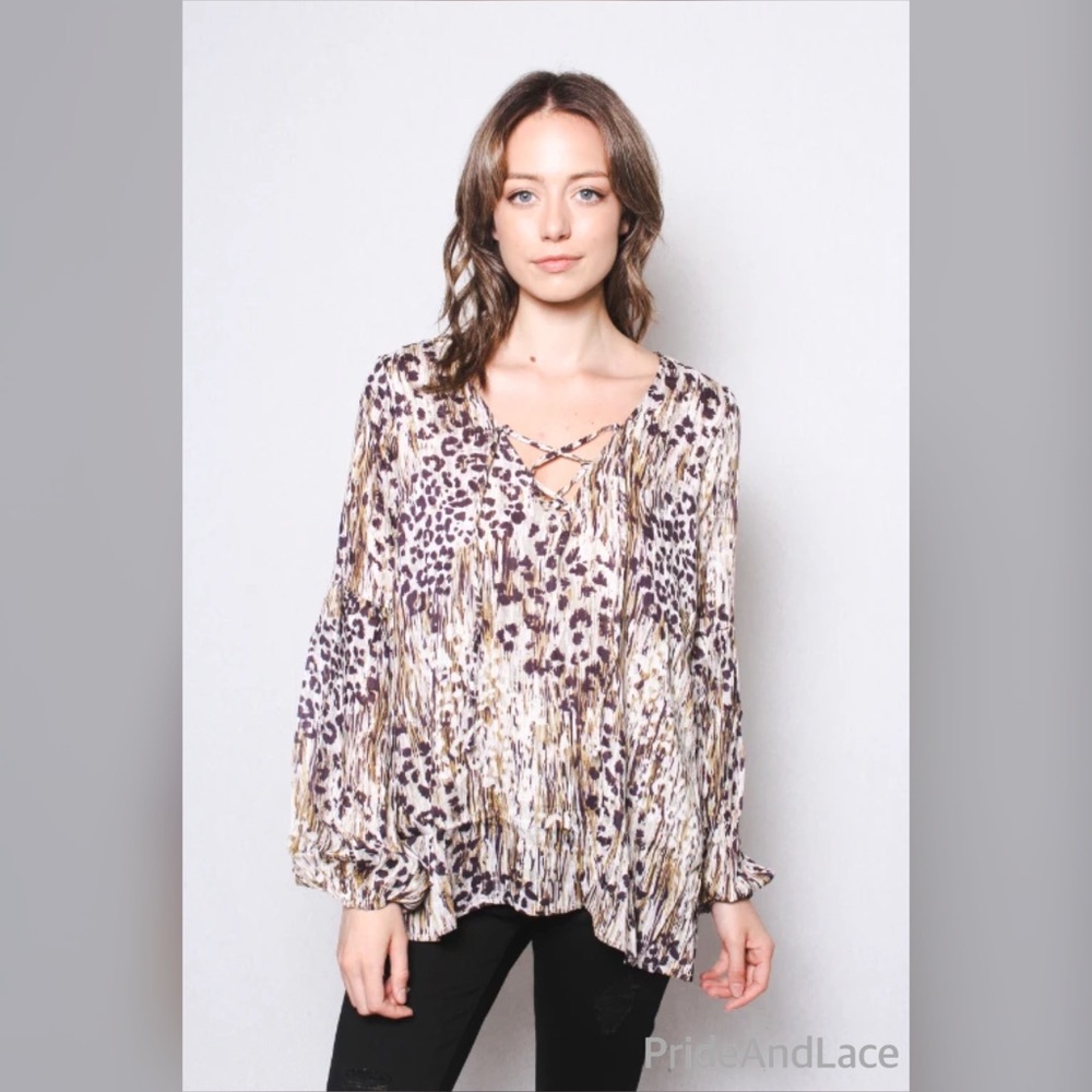 🆕 Long Sleeve Laced Up Leopard Printed Top with Lining - Picture 1 of 6